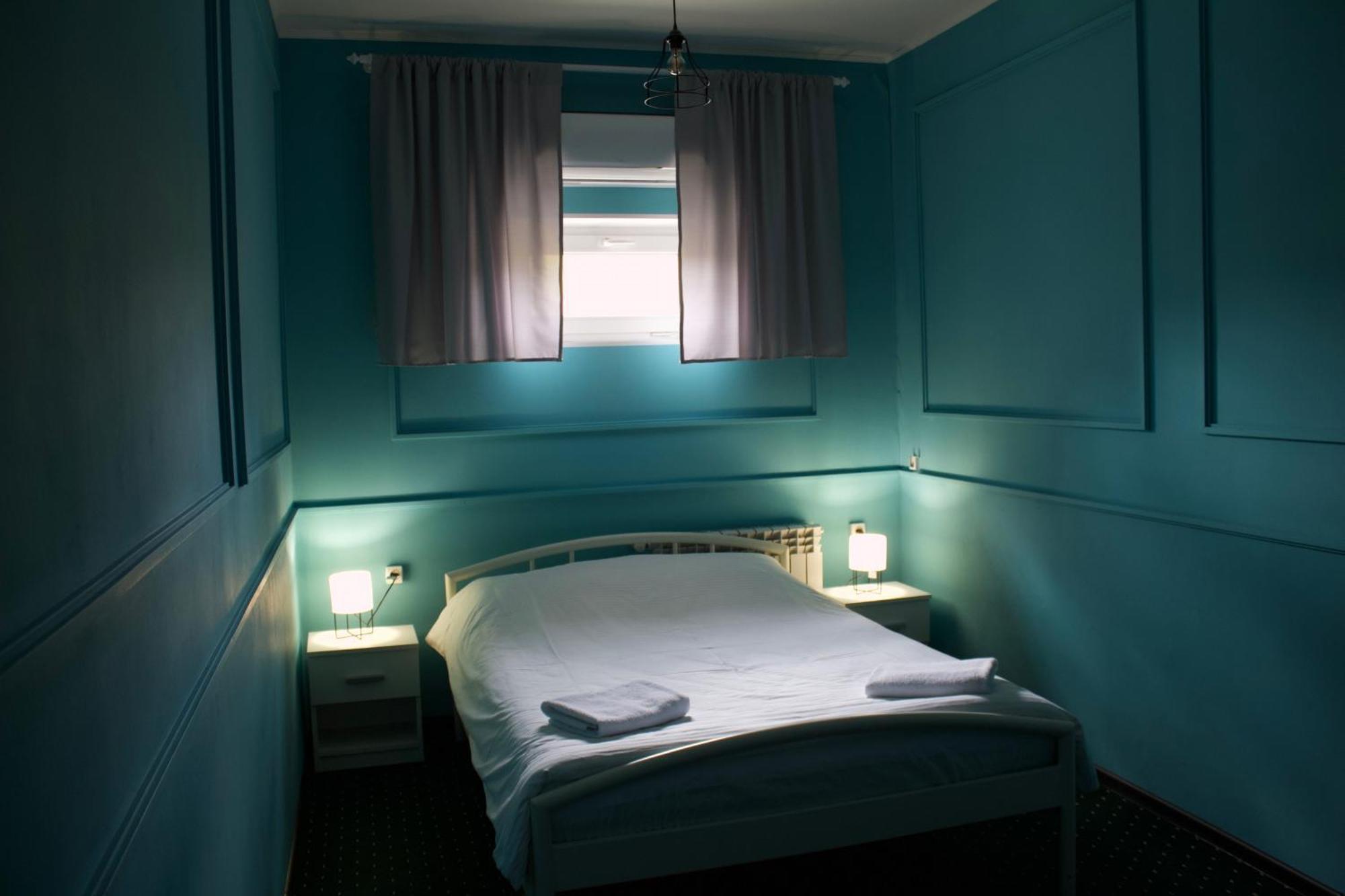All Eyes Hostel Кам'янець-Подільский Екстер'єр фото