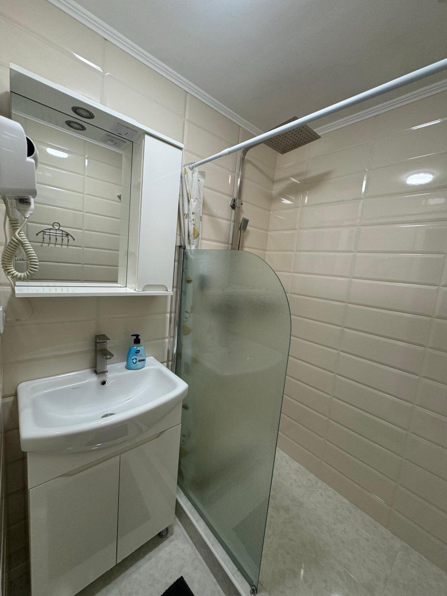 All Eyes Hostel Кам'янець-Подільский Екстер'єр фото