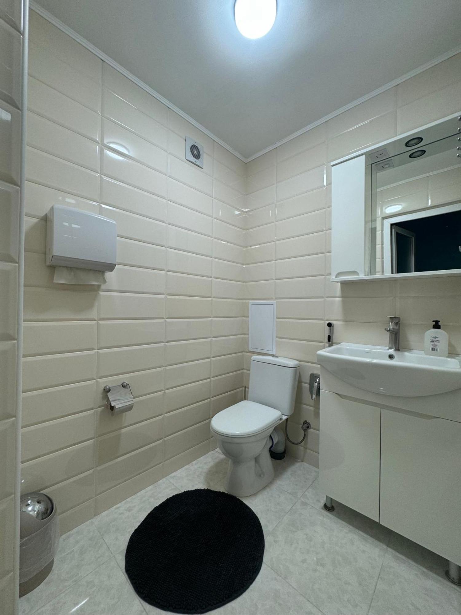 All Eyes Hostel Кам'янець-Подільский Екстер'єр фото