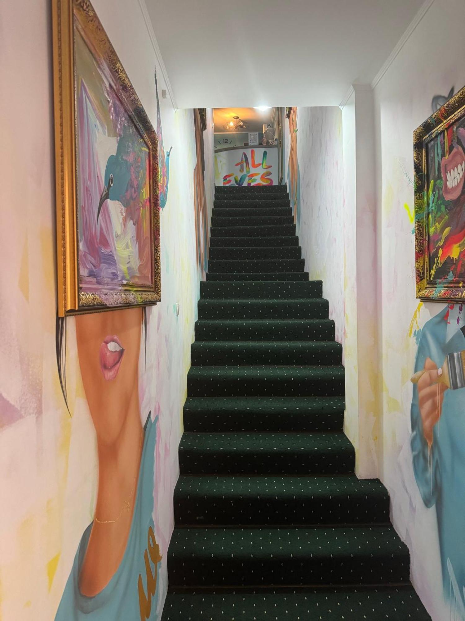 All Eyes Hostel Кам'янець-Подільский Екстер'єр фото